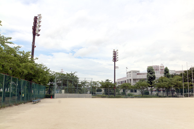 戸塚榎戸公園内グラウンド