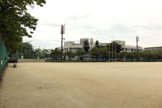 戸塚榎戸公園内グラウンド